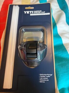 Yeti Rambler Straw Cap in Black with Clear Straw